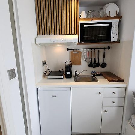 Euphoria Suites & Deluxe Studios Фира Екстериор снимка