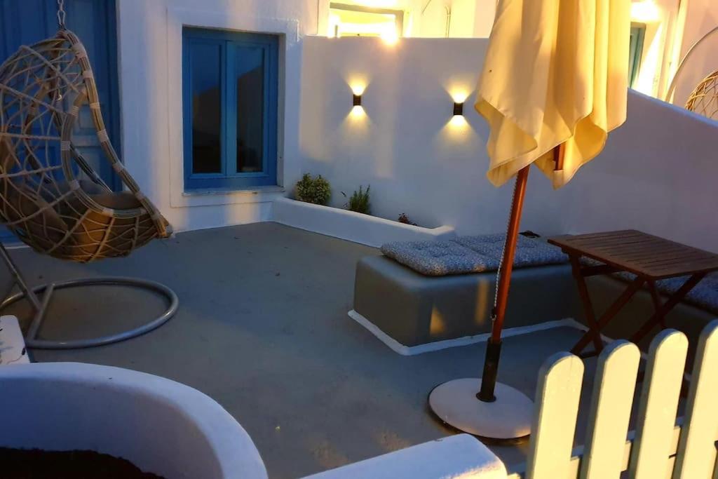 Euphoria Suites & Deluxe Studios Фира Екстериор снимка