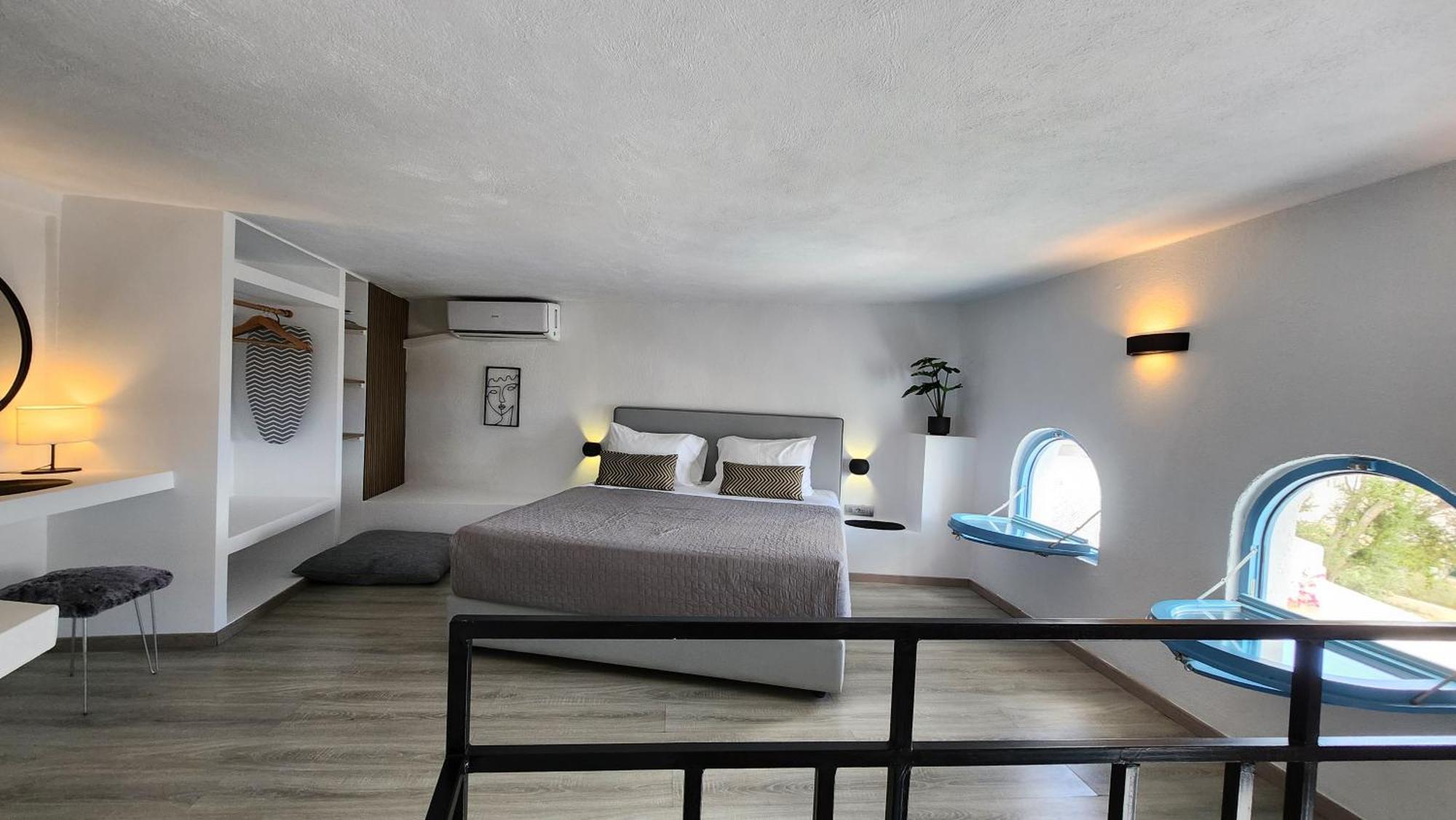 Euphoria Suites & Deluxe Studios Фира Екстериор снимка