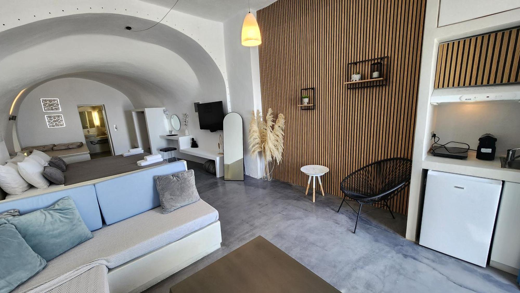 Euphoria Suites & Deluxe Studios Фира Екстериор снимка