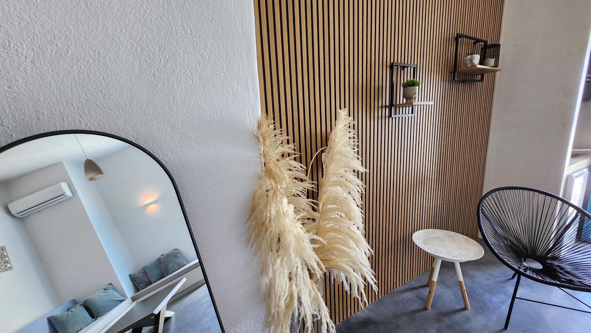 Euphoria Suites & Deluxe Studios Фира Екстериор снимка