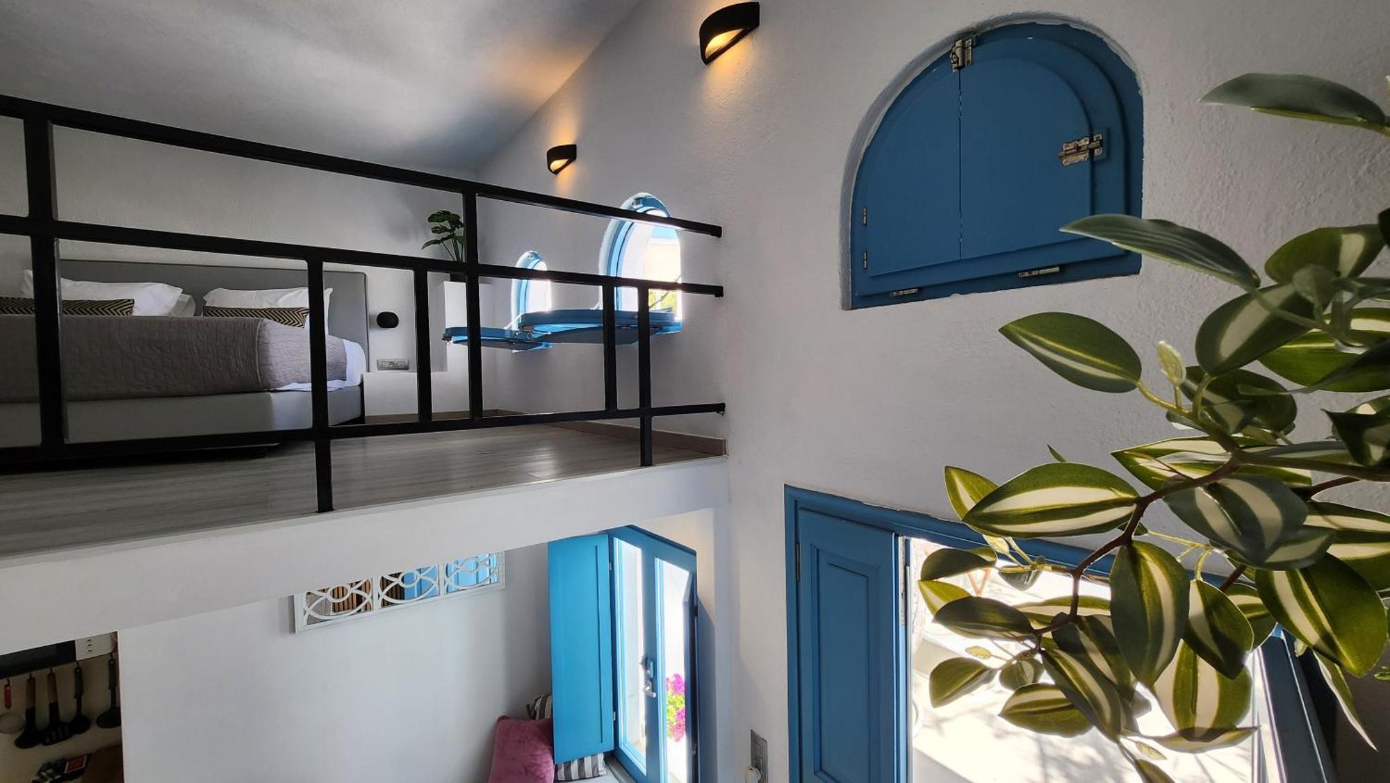 Euphoria Suites & Deluxe Studios Фира Екстериор снимка